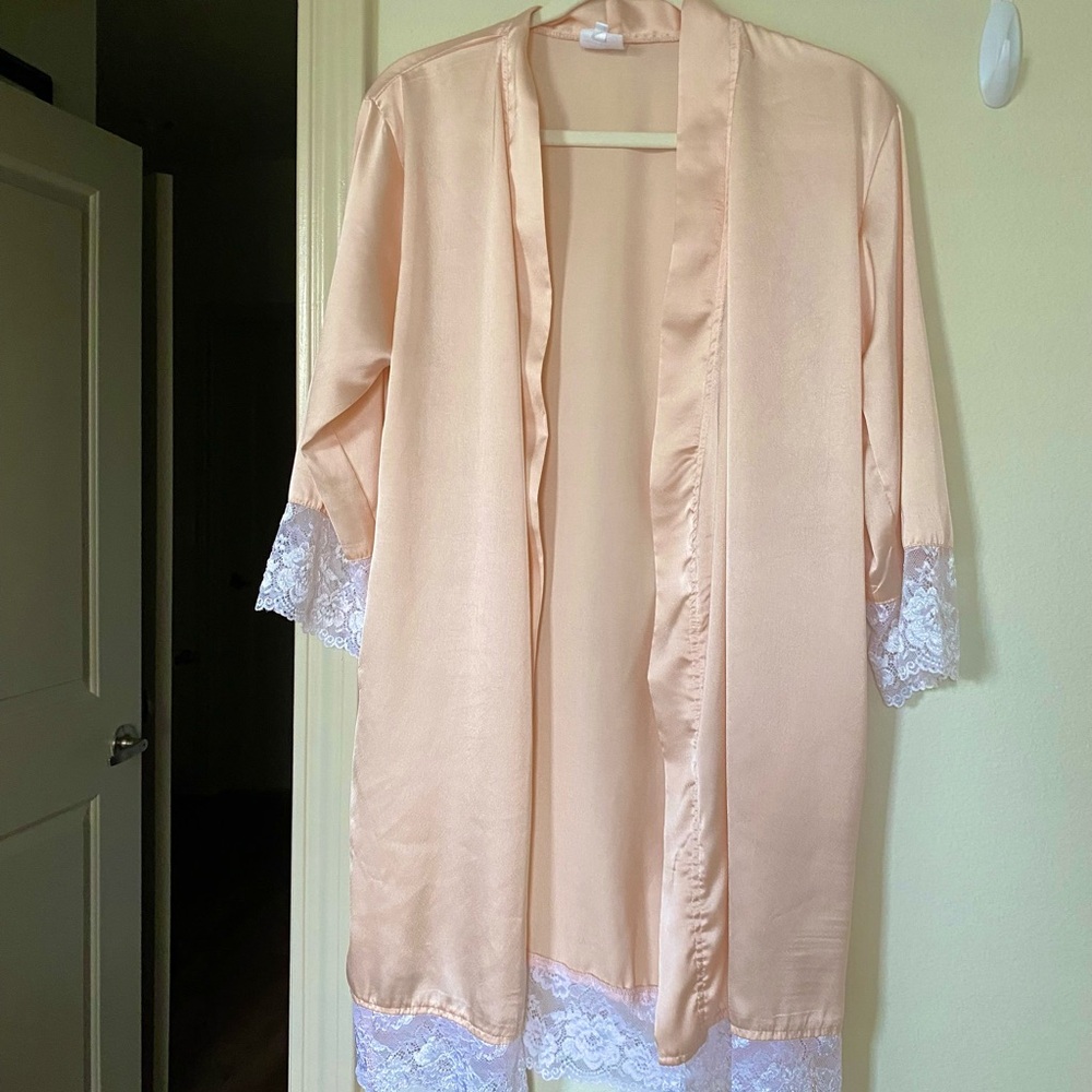 Elegant Light Pink Lace Trim Robe